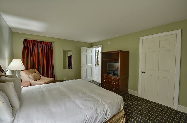 Colonial Motel And Spa