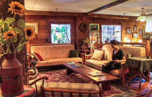 Lodge Inn At Long Trail