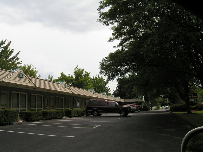 T-bird Motor Inn
