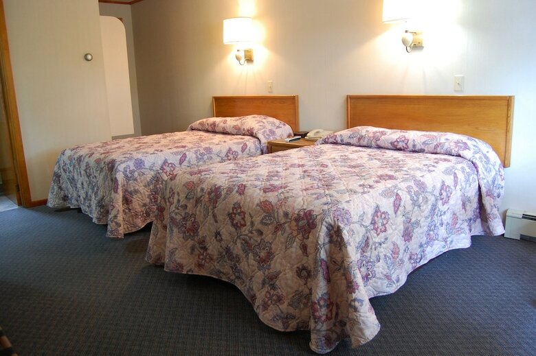 T-bird Motor Inn
