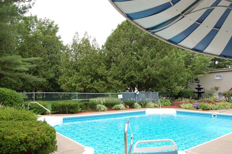 T-bird Motor Inn