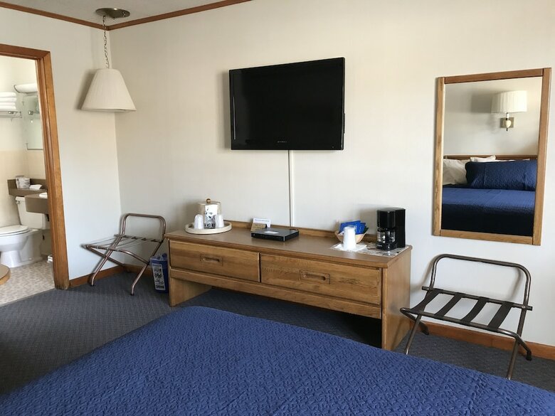 T-bird Motor Inn