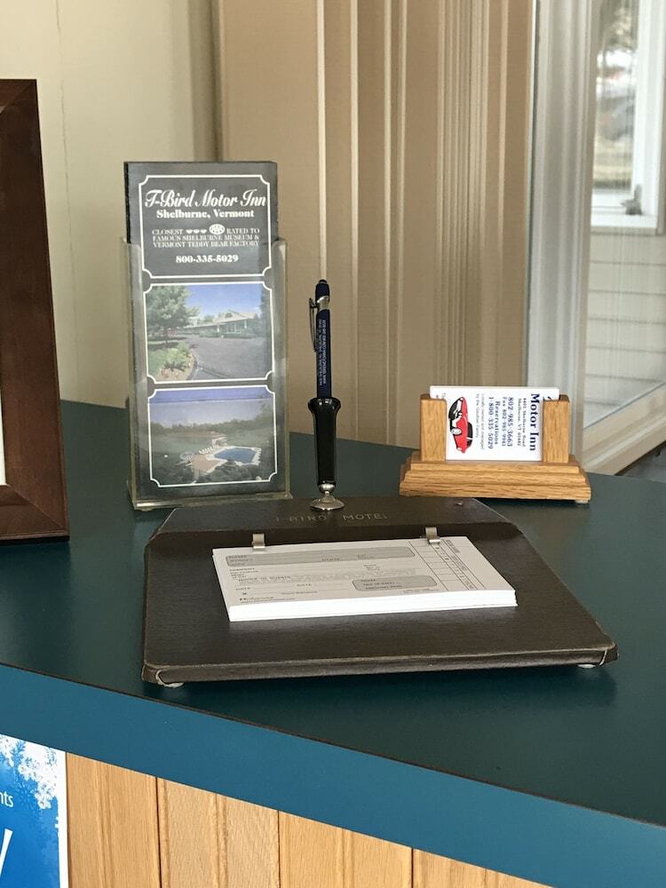 T-bird Motor Inn