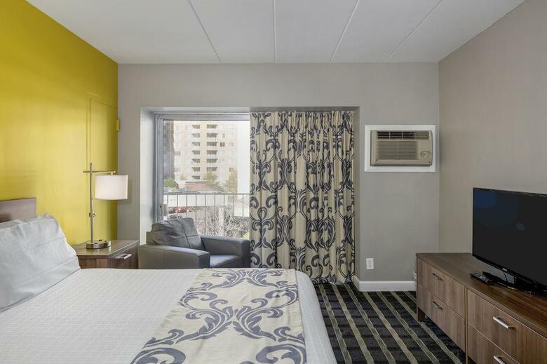 Americana Hotel