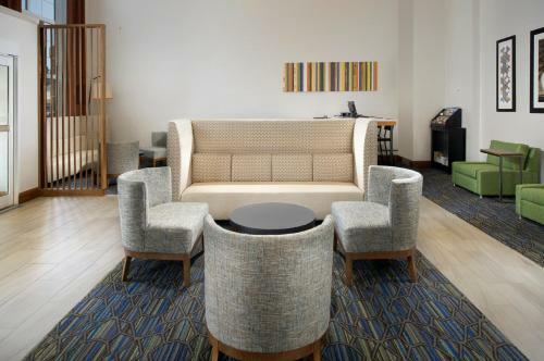 Hotel Holiday Inn Express & Suites Charlottesville North
