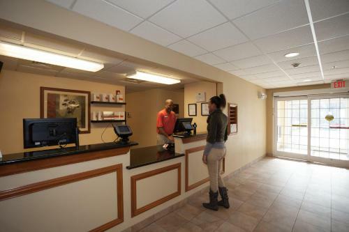 Hotel Candlewood Suites Richmond Airport