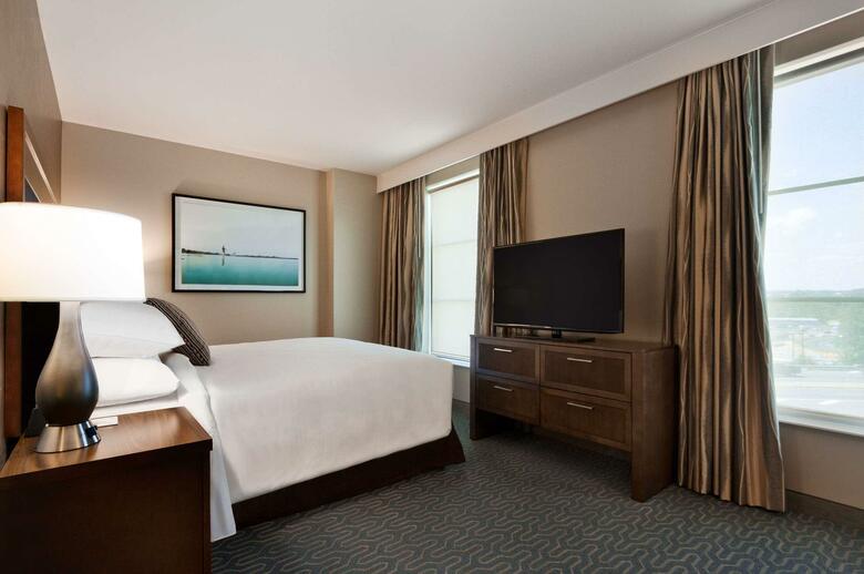 Hotel Embassy Suites Springfield