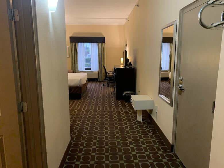 Hotel Clarion Inn & Suites Virginia Beach
