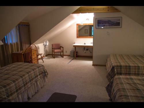 Whittaker's Motel & Historic Bunkhouse