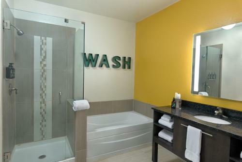 Hotel Oxford Suites Bellingham