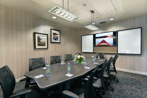 Hotel Oxford Suites Bellingham