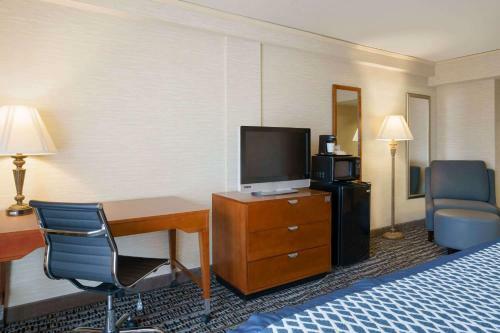 Hotel Baymont By Wyndham Bremerton Wa