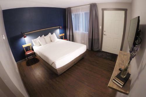 Salt Hotel