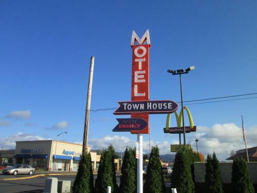 Townhouse Motel