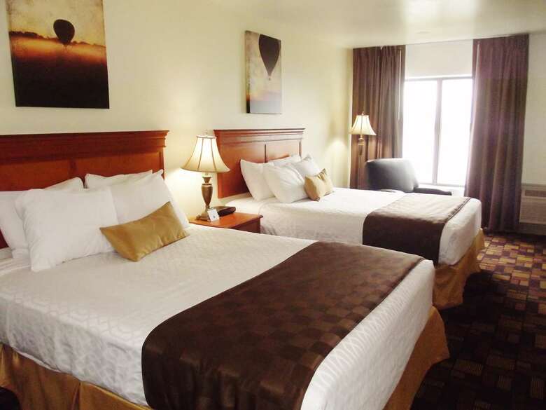Best Western Plus Lake Front Hotel