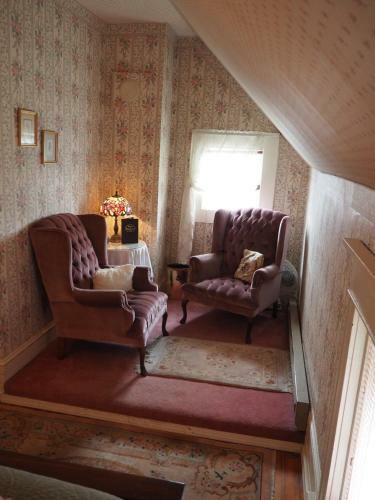 Bed & Breakfast Old Consulate Inn