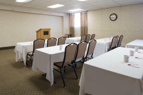 Hotel Ramada By Wyndham Downtown Spokane