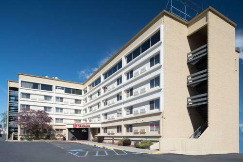 Hotel Ramada By Wyndham Downtown Spokane
