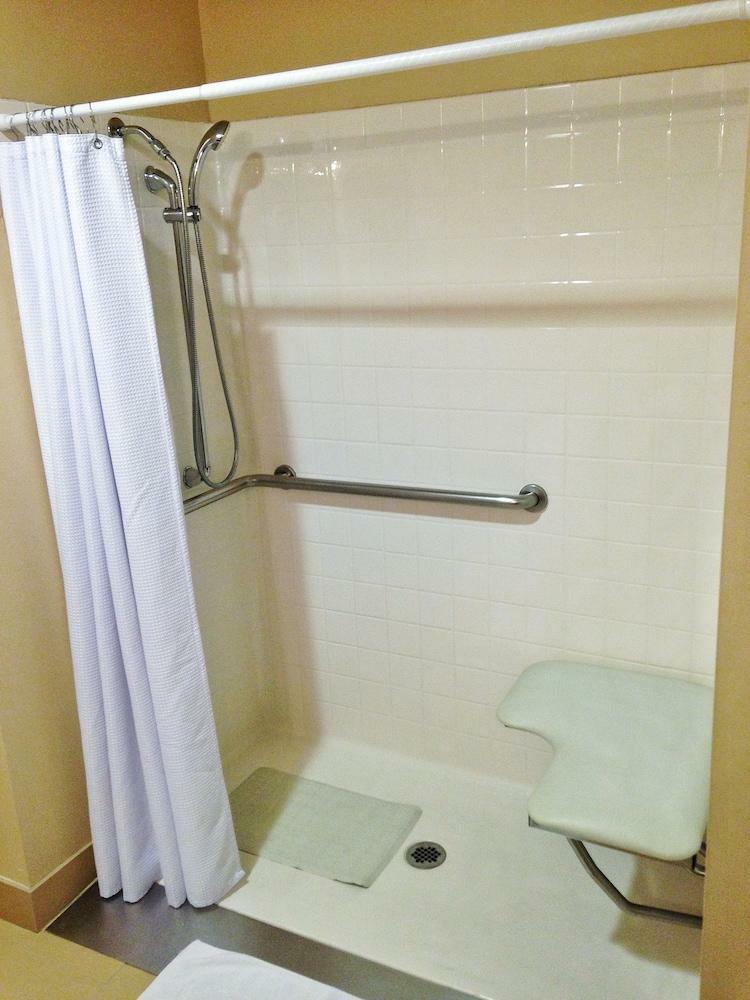 Coast Wenatchee Center Hotel