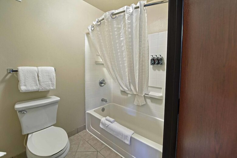 Hotel Oxford Suites Yakima