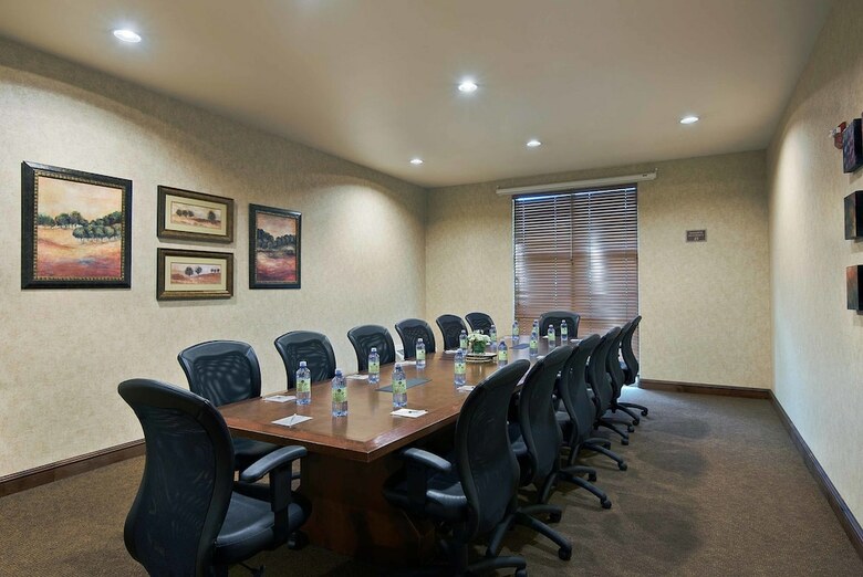 Hotel Oxford Suites Yakima