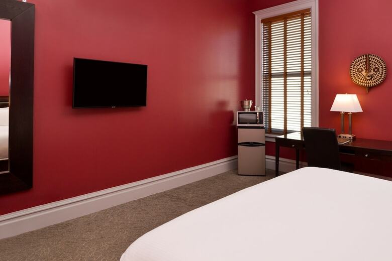 Montvale Hotel