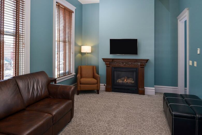 Montvale Hotel