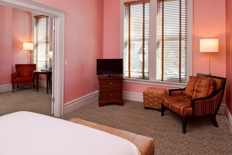 Montvale Hotel