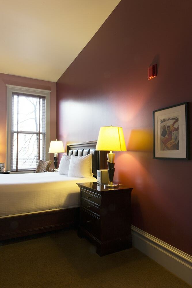 Montvale Hotel