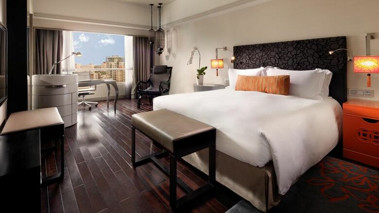 Sofitel Saigon Plaza Hotel