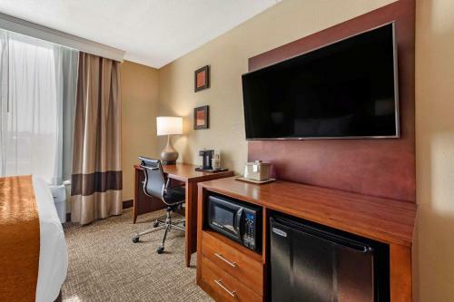 Hotel Comfort Inn & Suites