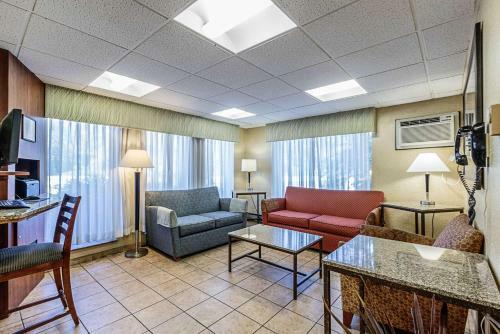 Motel 6 Lacrosse