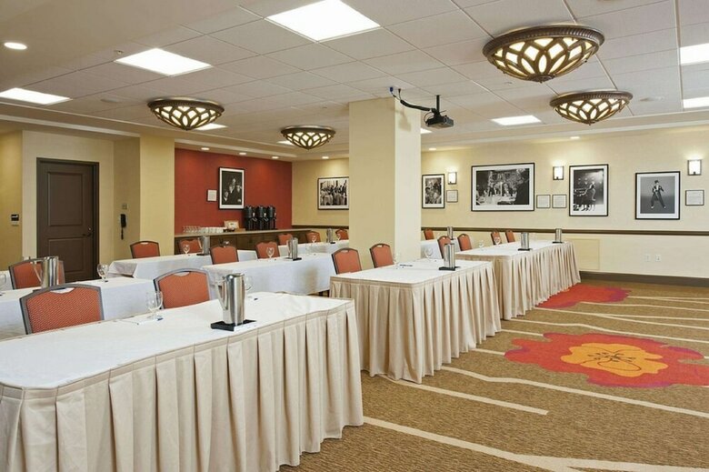 Hotel Hilton Garden Inn Milwaukee Downtown
