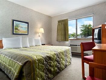 Motel 6 Madison East