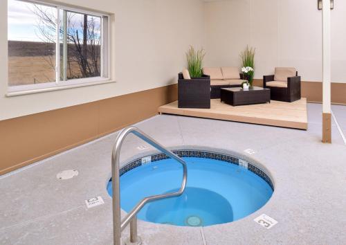 Hotel Americas Best Value Inn And Suites Cheyenne