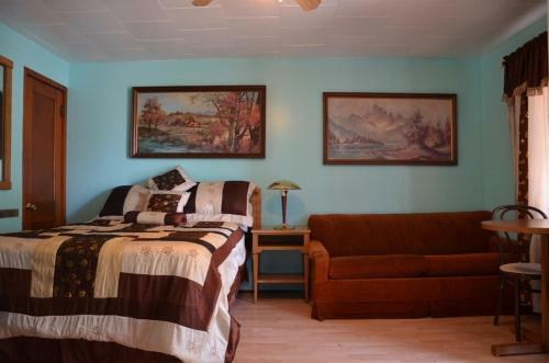 Deer Trail Motel