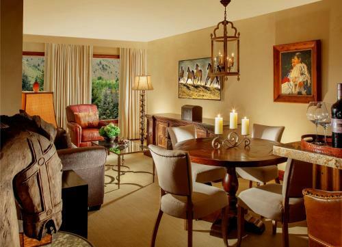 Hotel Rustic Inn Creekside Resort And Spa At Jackson Hole