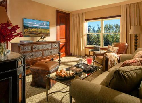 Hotel Rustic Inn Creekside Resort And Spa At Jackson Hole