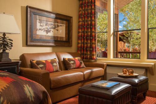 Hotel Rustic Inn Creekside Resort And Spa At Jackson Hole