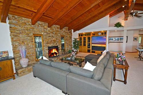 2203 White Sands