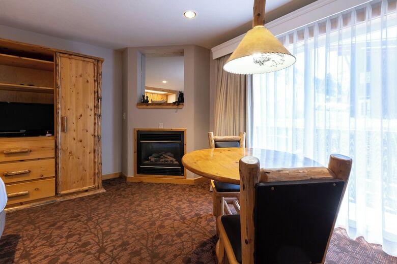 Red Wolf Lodge At Squaw Valley