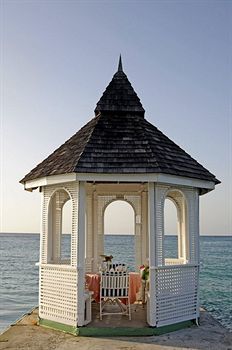 Shaw Park Beach Hotel All Inclusive