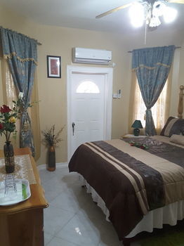 Hotel Cazwin Villa