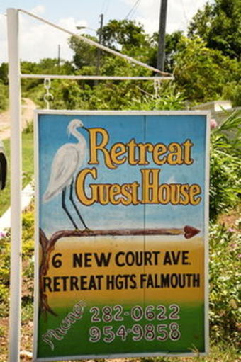 Hotel Retreat Guesthouse Luxury Suites