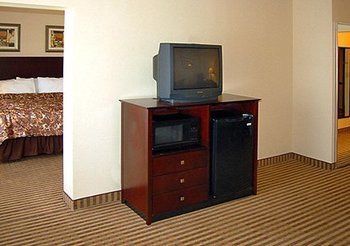 Hotel Rodeway Inn & Suites