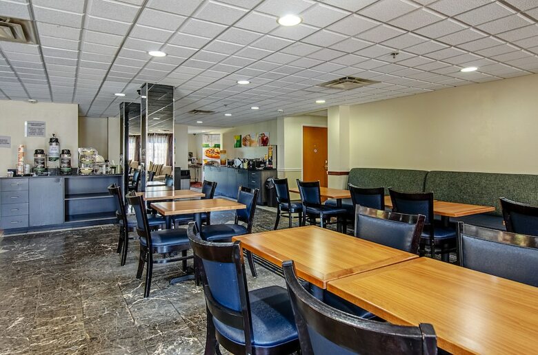 Hotel Quality Inn & Suites