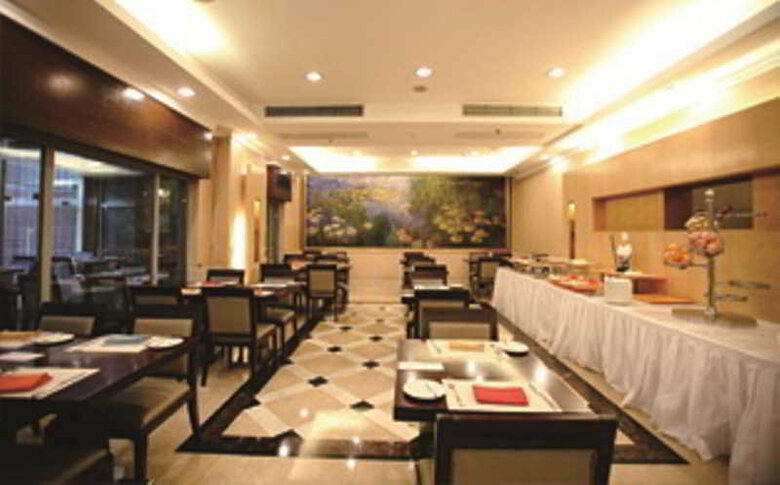 Hotel Howard Johnson All Suites