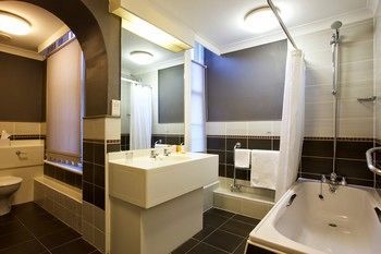 Hallmark Hotel Derby Midland