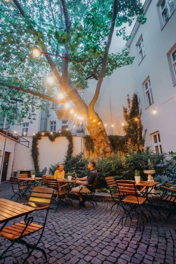 Hotel Jerome House