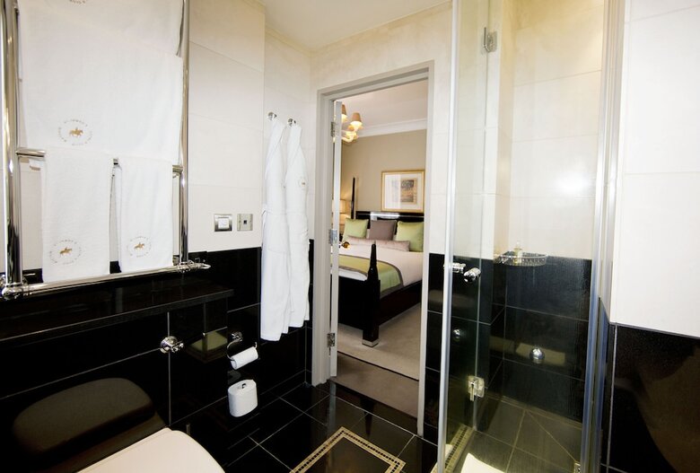 St James Hotel & Club